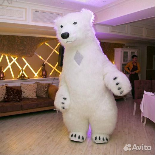 Белый мишка на праздник