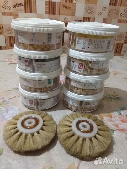 Зубы эстедент - 02, фасон 12, 14 + 2 щетки