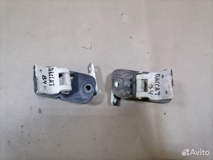 Петли багажника VW Passat B4 1995 универсал