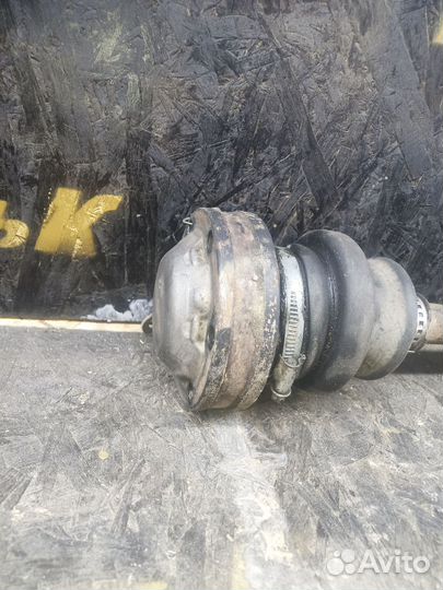 Привод задний правый mercedes Benz E 210