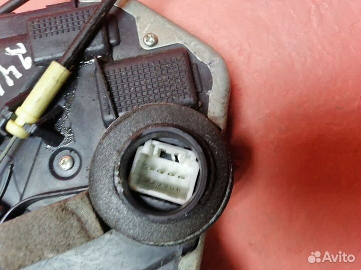 Замок двери передней правой Toyota RAV 4 2006-2013