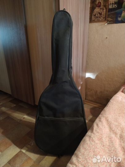 Гитара с чехлом