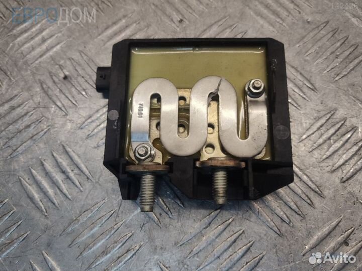 Реле на mercedes W205 s1140602