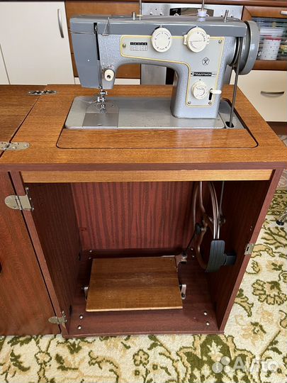 Швейная машина ножная Подольск 142