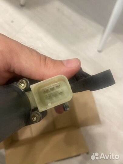 Моторчик стеклоподьемника водительской двери w639