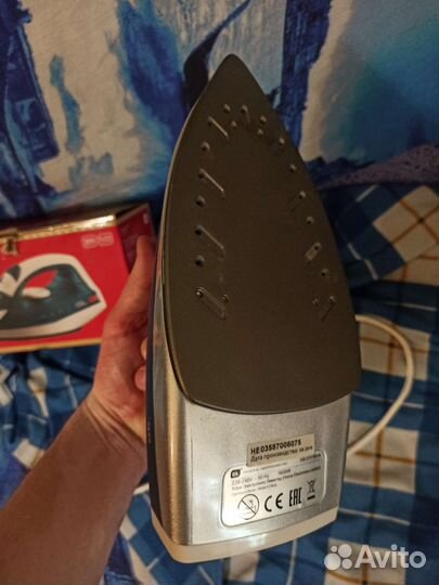 Утюг с отпаривателем