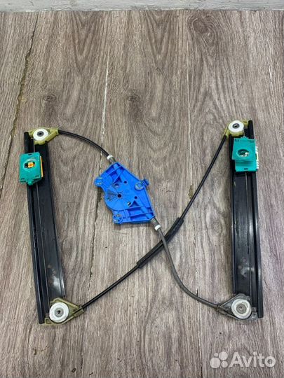 Стеклоподъемник задний правый Volkswagen Touareg