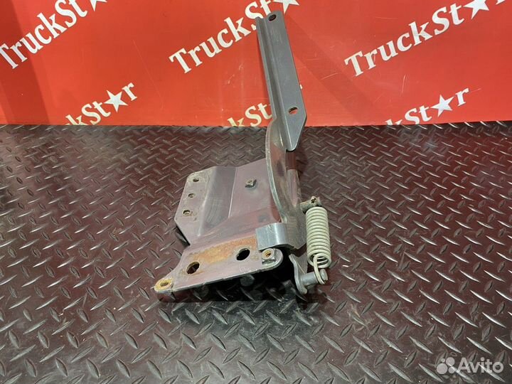 Шарнирная петля подножки обслуживания левая