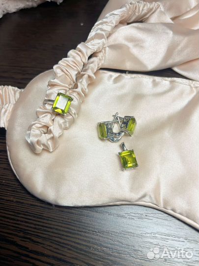 Ювелирный набор из серебра 875 с султанитом