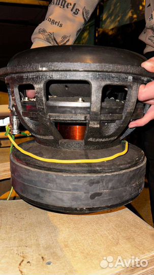 Сабвуфер deaf bounce 412 d2