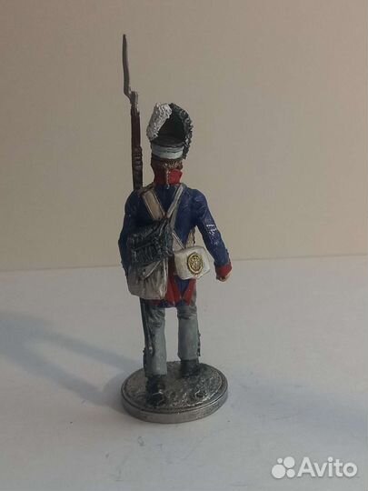 Настольная фигурка