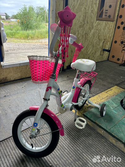 Детский велосипед с ручкой