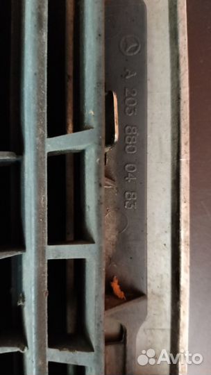 Решётка радиатора Mercedes Benz С-класс W203