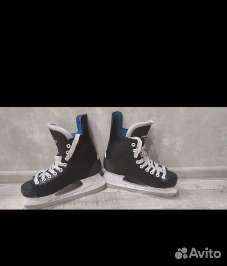 Коньки хоккейные