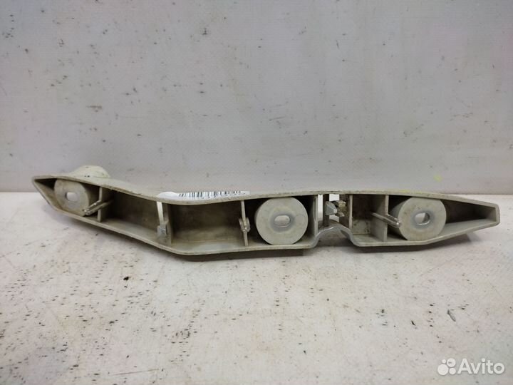 Кронштейн бампера передний правый Ford Focus 2 CB4