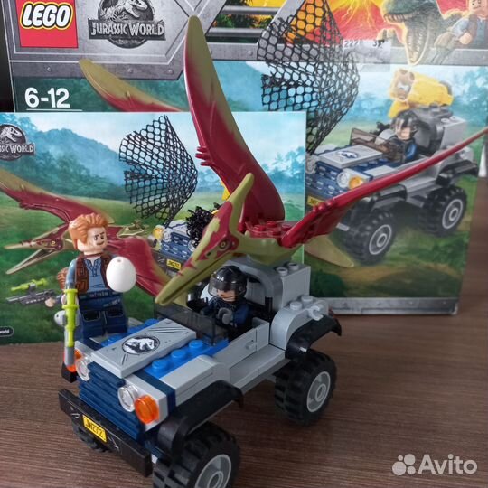 Lego 75926 Jurassic World Погоня за птеранодоном