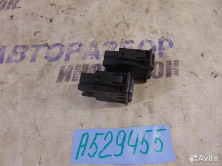 Кнопка обогрева сидений для Nissan Primera 3 2002