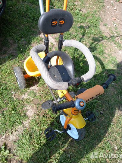 Трехколесный велосипед с ручкой