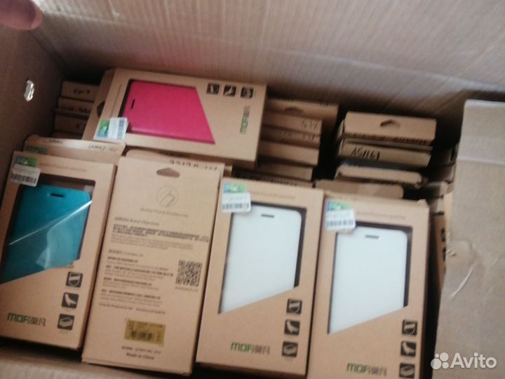 Очень много всяких чехлов самсунг и хоноры