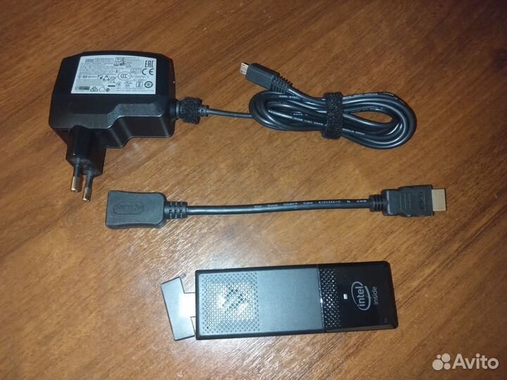 Миникомпьютер Intel Stick STK1A32SC
