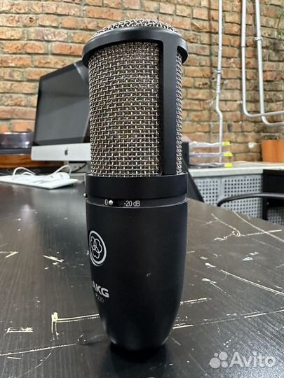 Студийный микрофон AKG P220 оригинал