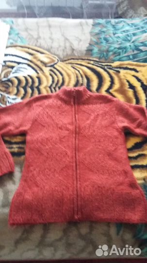 Продам теплую кофту