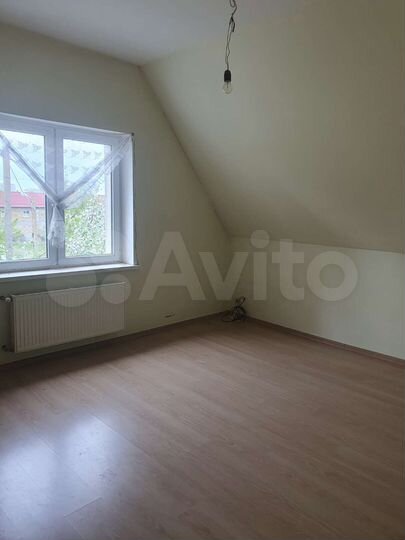 Коттедж 252 м² на участке 10 сот.