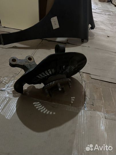 Кулак поворотный Лексус