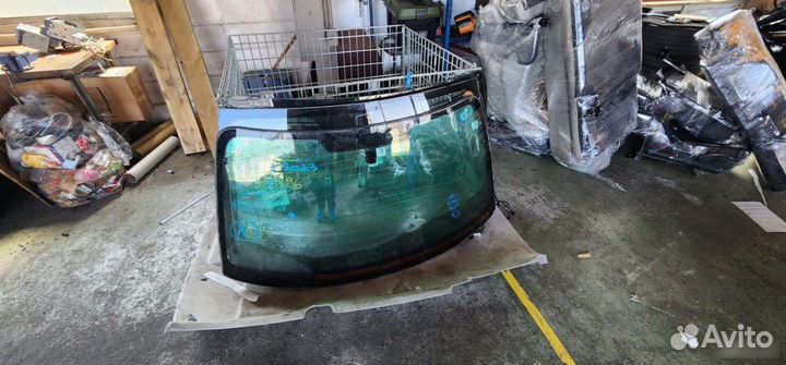 Лобовое стекло переднее Subaru Forester SG