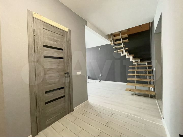 4-к. квартира, 120 м², 3/3 эт.