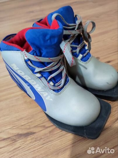 Лыжные ботинки