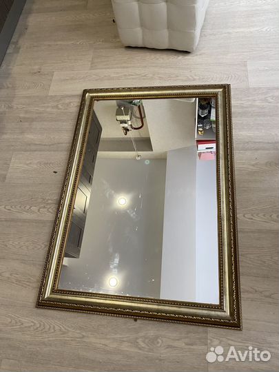 Зеркало настенное