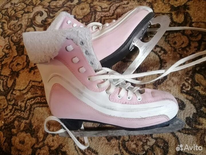 Коньки фигурные женские 39 размер
