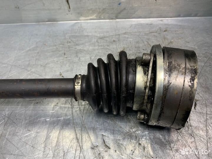 Полуось передняя правая Volkswagen Golf V