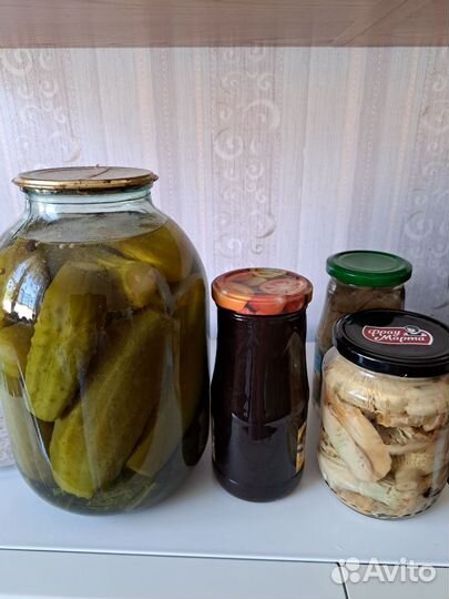 Грибы маринованные, варенье, огурцы, помидора