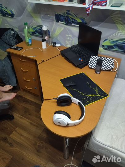 Письменный стол для школьника бу