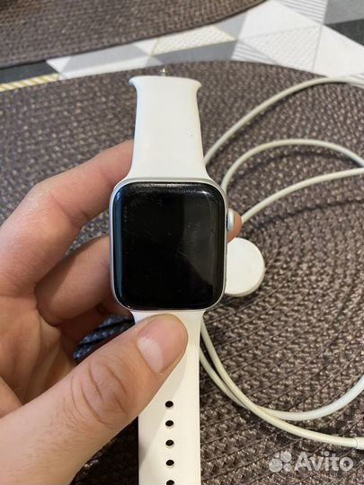 Apple Watch Series 4 44mm 88%акб