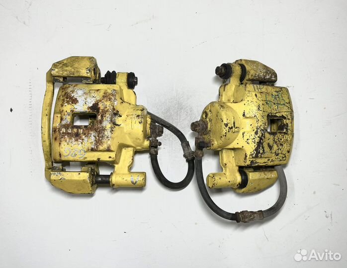 Суппорт передний Mazda 626