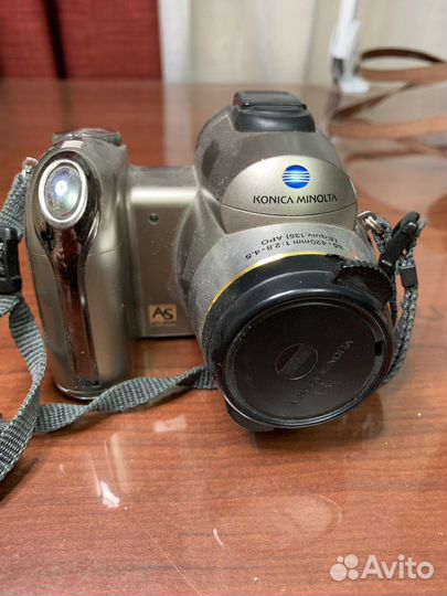 Цифровой фотоаппаратKonika minolta