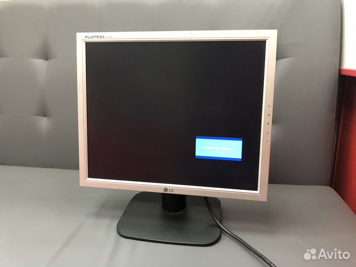 Монитор LG Flatron L1718S