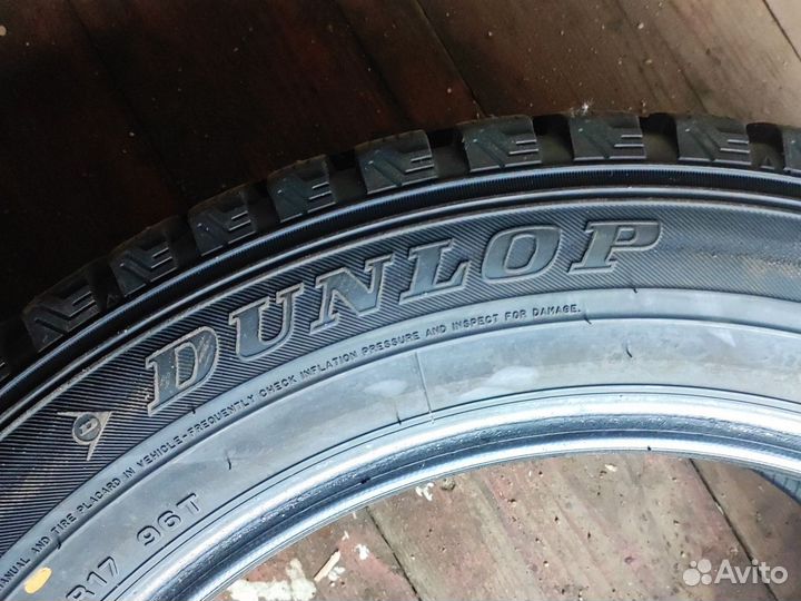 Dunlop SP Winter Ice 07 215/60 R17 96