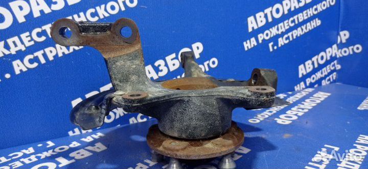 Передний правый поворотный кулак Renault Megane 3