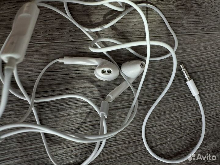 Наушники earpods