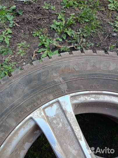 Dunlop Winter Maxx 215/65 R16