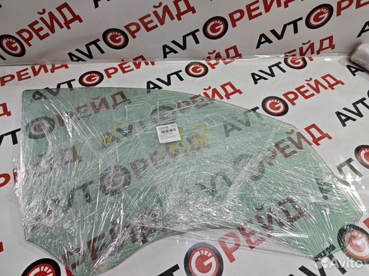 Стекло боковое переднее правое Audi Q5 8R cdnc