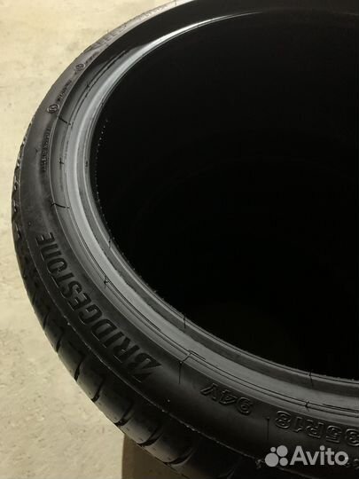 Bridgestone Turanza T005 225/40 R18 и 255/35 R18 94Y