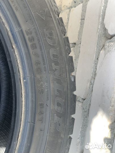 Dunlop DSX 235/45 R18