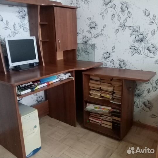 Компьютерный стол