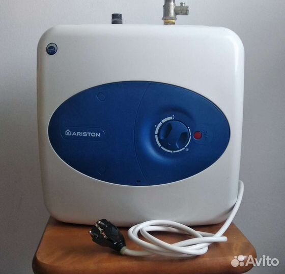 Бойлер Ariston 10л