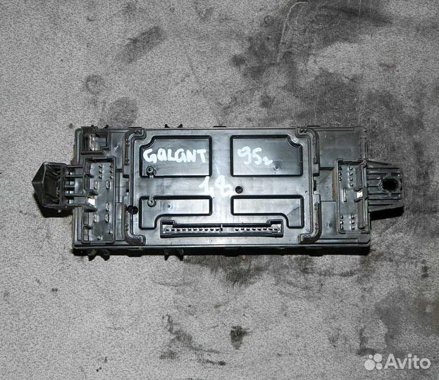 Блок предохранителей Mitsubishi Galant 7 1.8 4G93